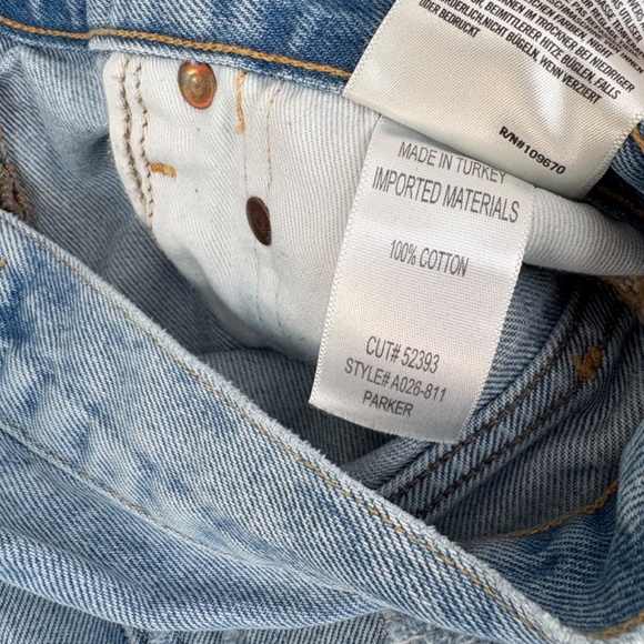 Agolde Parker Vintage Cut Off Short in Swapmeet - Size 28 - Picture 5 of 5